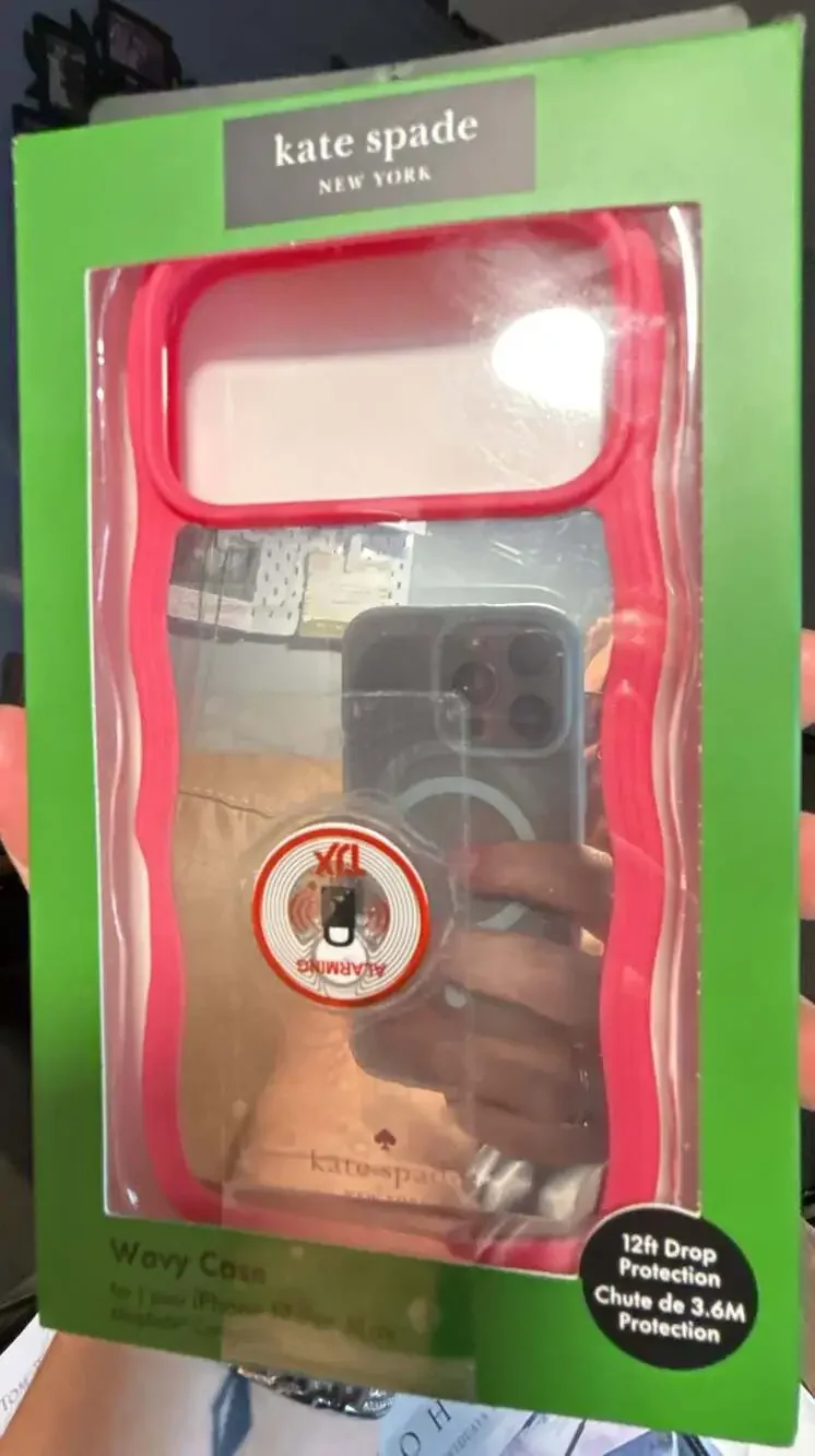 Kate Spade New York Wavy Case with MagSafe for iPhone 17 Pro Max Red